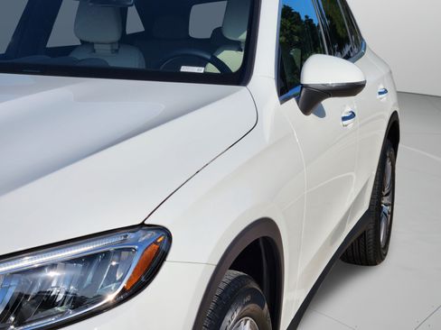 Used 2025 Mercedes-Benz GLC 300 image 39