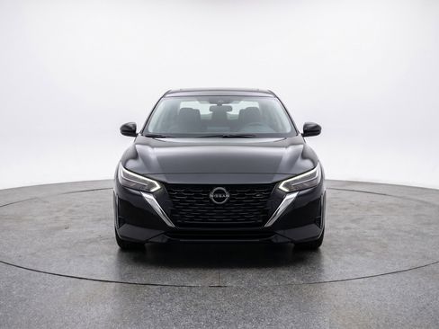 Used 2025 Nissan Sentra SV FWD image 2