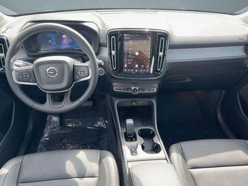 New 2026 Volvo XC40 B5 Core w/ Protection Package image 20