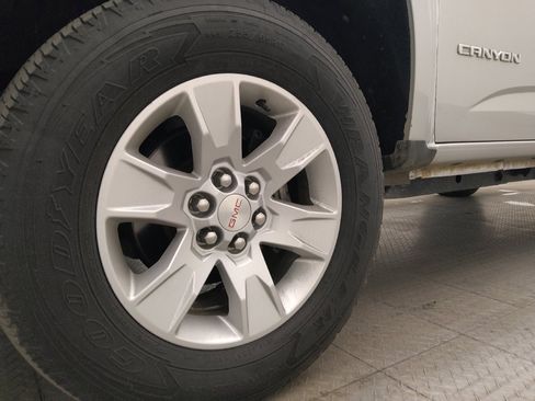 Used 2018 GMC Canyon SLE w/ SLE Convenience Package RWD image 31
