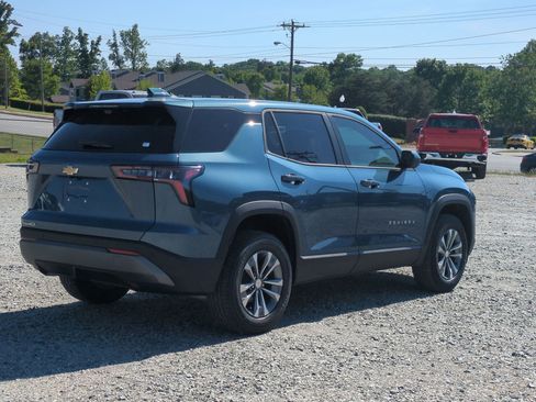 New 2026 Chevrolet Equinox LT w/ Safety and Technology Package FWD image 9