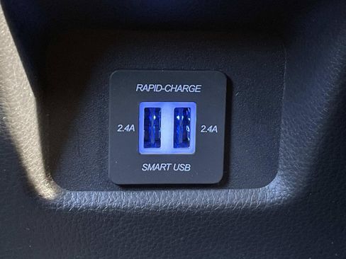 Used 2021 Toyota RAV4 LE image 2