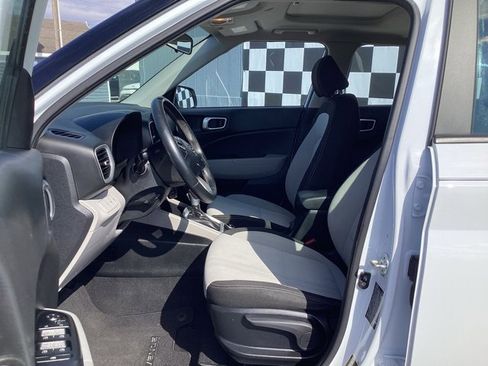 Used 2022 Hyundai Venue SEL w/ Cargo Package image 21