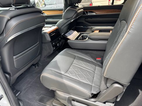 Certified 2024 Jeep Grand Wagoneer Series III AWD/4WD image 23