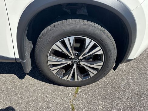 Used 2023 Nissan Rogue SV AWD/4WD image 12