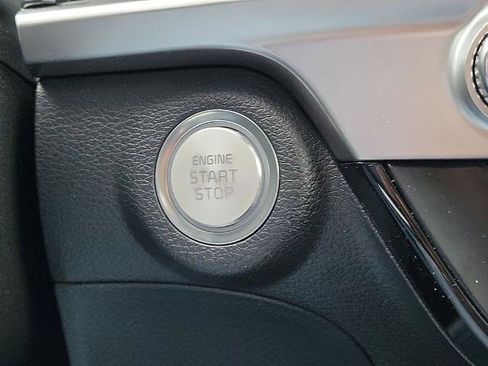 Used 2025 Kia Telluride S FWD image 37