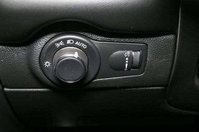 Used 2025 Dodge Durango R/T w/ Blacktop Package AWD/4WD image 43