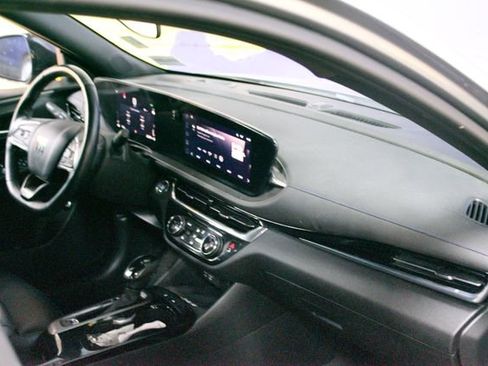 Used 2024 Buick Envista Sport Touring w/ Convenience II Package FWD image 12