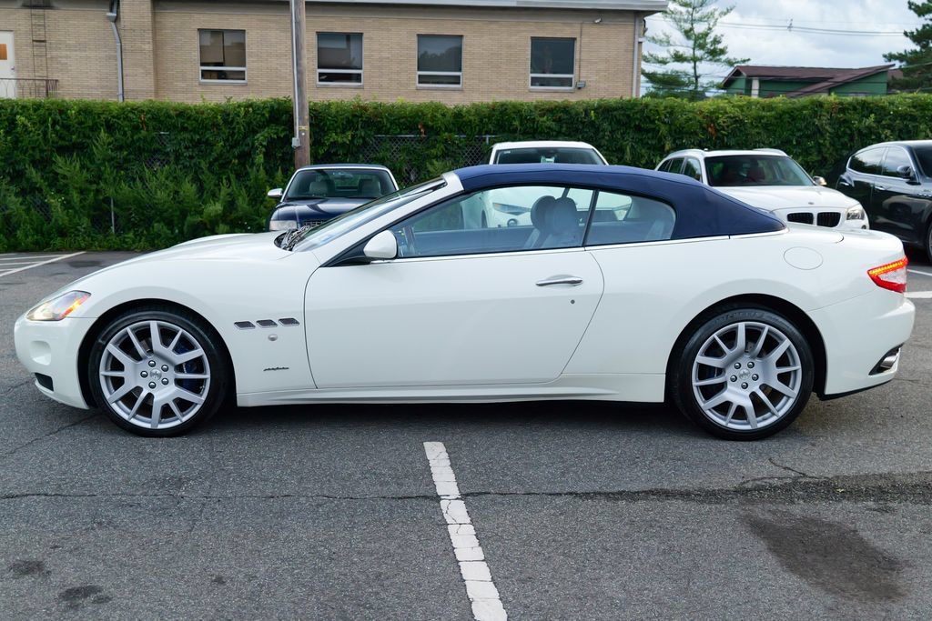 Used 2012 Maserati GranTurismo Convertible RWD image 4