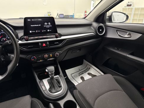 Used 2024 Kia Forte LXS w/ LXS Technology Package FWD image 15