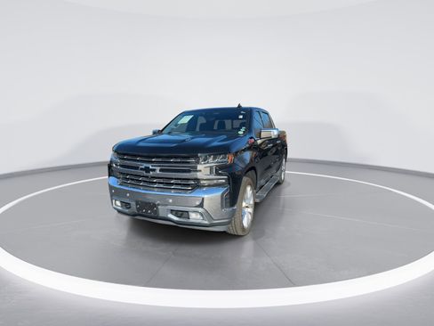 Used 2019 Chevrolet Silverado 1500 LTZ w/ LTZ Premium Package image 3