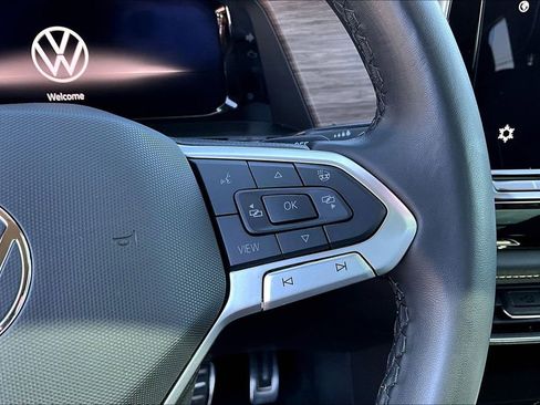 Used 2025 Volkswagen Atlas SEL Premium R-Line AWD/4WD image 13
