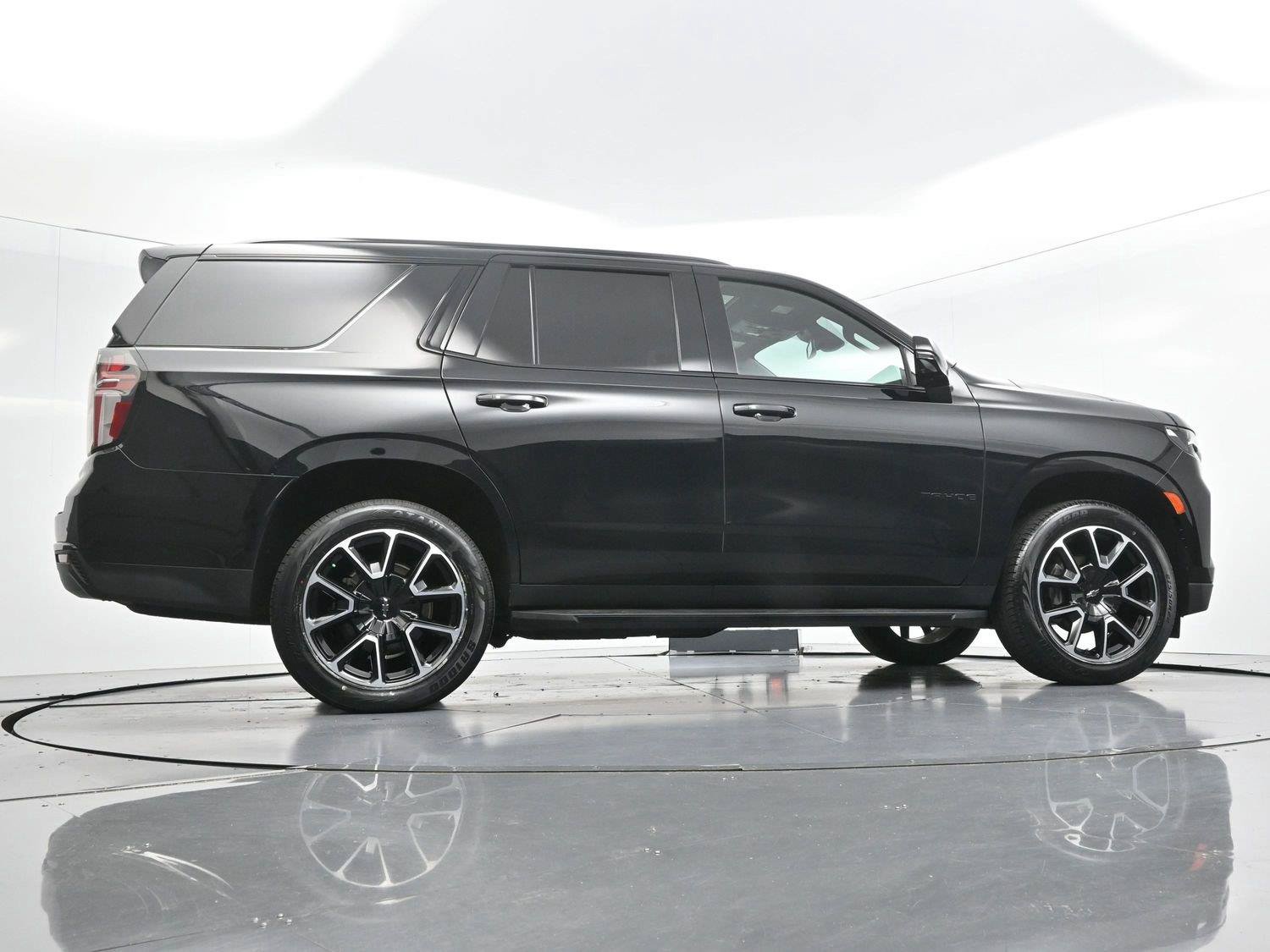 Used 2024 Chevrolet Tahoe RST w/ Luxury Package AWD/4WD image 59