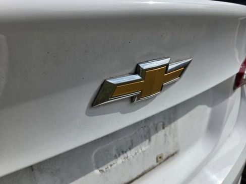 Used 2019 Chevrolet Malibu LT FWD image 4