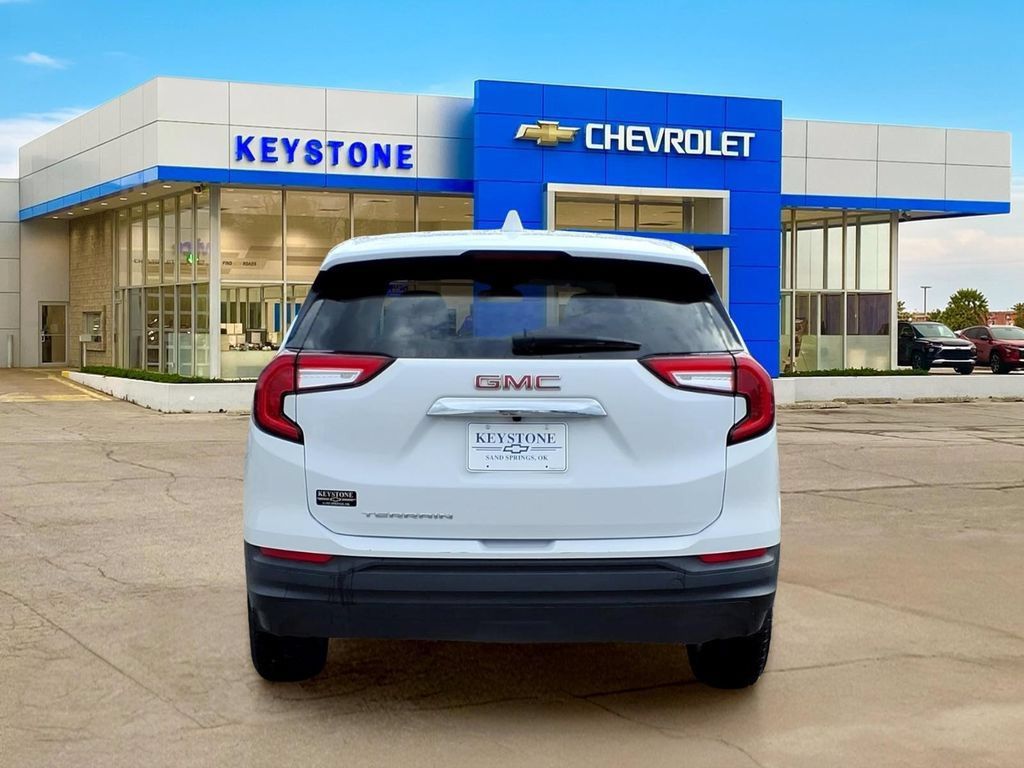 Used 2024 GMC Terrain SLE FWD image 6