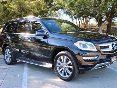 Used 2015 Mercedes-Benz GL 450 4MATIC image 4
