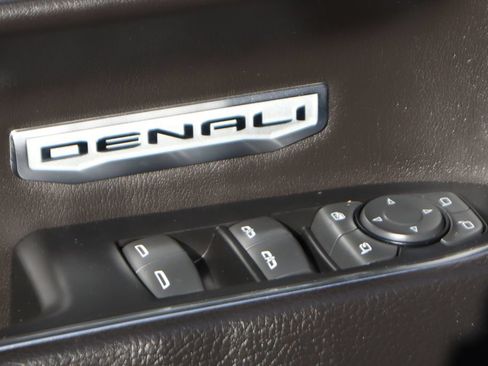 Used 2022 GMC Sierra 1500 Denali w/ Denali Reserve Package AWD/4WD image 18