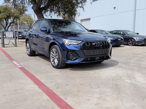 Certified 2025 Audi Q3 2.0T Premium w/ Convenience Package image 2