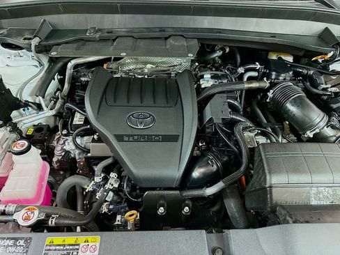 Used 2024 Toyota Grand Highlander AWD Hybrid image 32