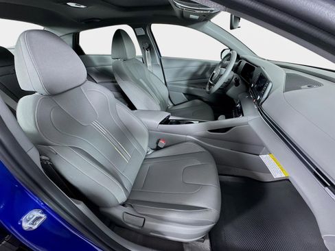 New 2026 Hyundai Elantra SEL Sport FWD image 27