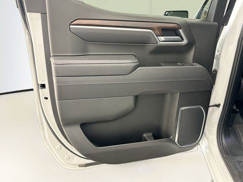 Used 2025 GMC Sierra 1500 SLT image 27