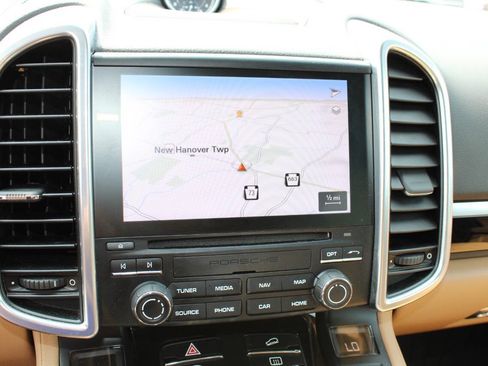 Used 2018 Porsche Cayenne Platinum Edition AWD/4WD image 15