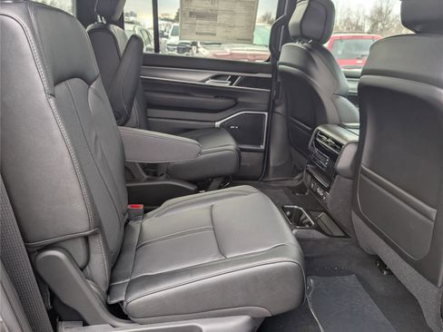 New 2026 Jeep Grand Wagoneer Limited image 7