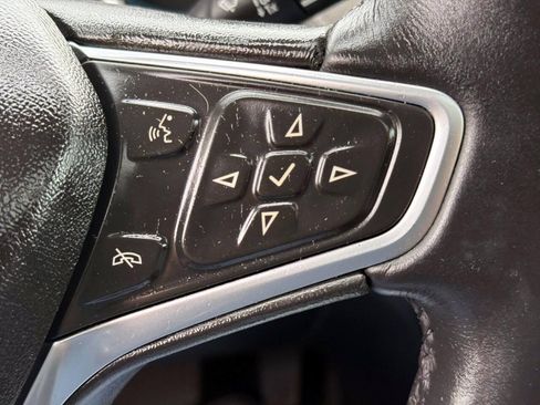Used 2018 Chevrolet Equinox Premier AWD/4WD image 16