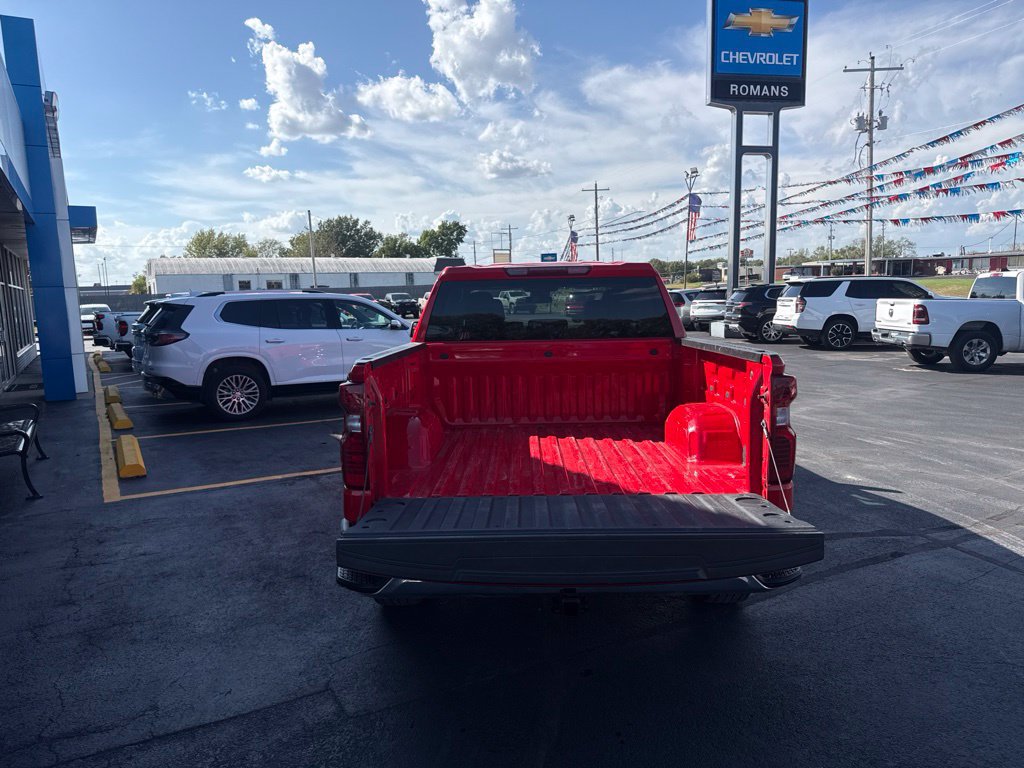 Used 2025 Chevrolet Silverado 1500 LT AWD/4WD image 6