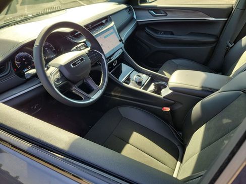 New 2026 Jeep Grand Cherokee Altitude RWD image 3