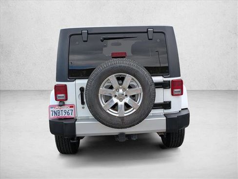 Used 2015 Jeep Wrangler Unlimited Sahara w/ Connectivity Group AWD/4WD image 6