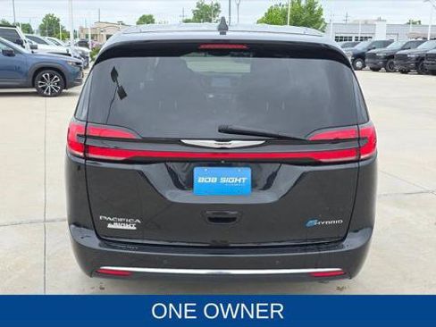 Certified 2022 Chrysler Pacifica Limited FWD image 5