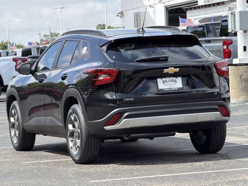 New 2026 Chevrolet Trax LT w/ Driver Confidence Package FWD image 5