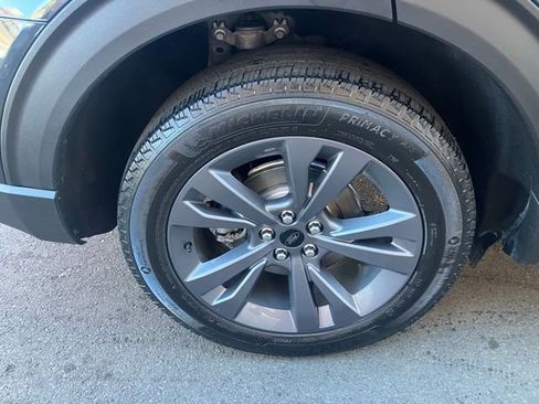 Used 2022 Ford Explorer XLT w/ Equipment Group 202A AWD/4WD image 11