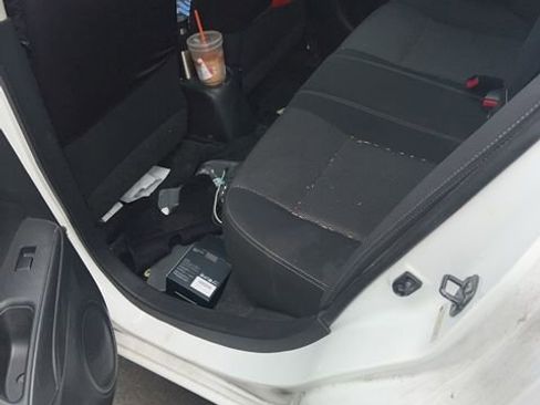 Used 2015 Nissan Versa SV FWD image 4