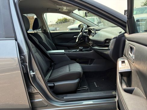 Used 2024 Nissan Rogue SV AWD/4WD image 29