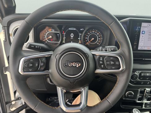 Certified 2024 Jeep Wrangler Sahara w/ Technology Group image 20