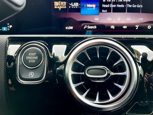 Used 2025 Mercedes-Benz CLA 250 4MATIC image 24