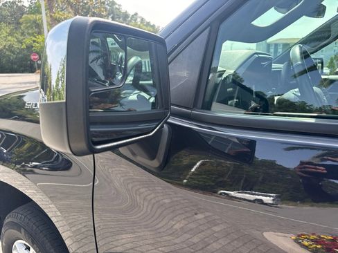 Used 2022 Chevrolet Silverado 1500 LT AWD/4WD image 49