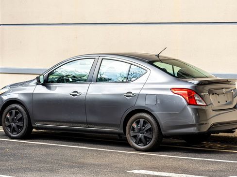 Used 2019 Nissan Versa SV FWD image 6