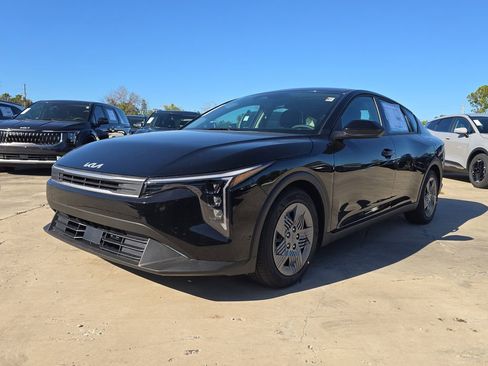 New 2026 Kia K4 LX image 4