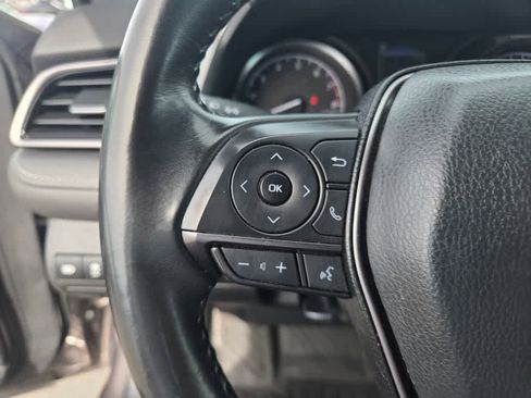 Used 2023 Toyota Camry SE image 19