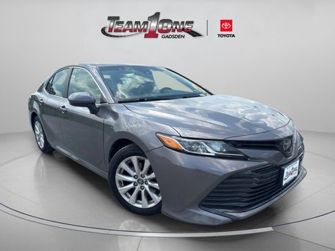 Used 2018 Toyota Camry LE FWD image 1
