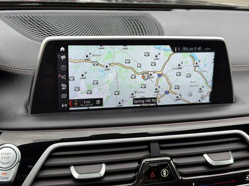 Used 2018 BMW 750i xDrive AWD/4WD image 16