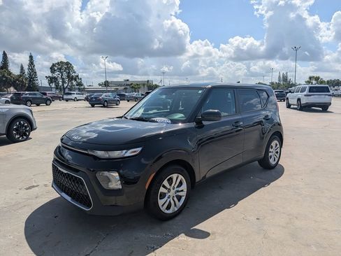 Certified 2022 Kia Soul LX FWD image 4