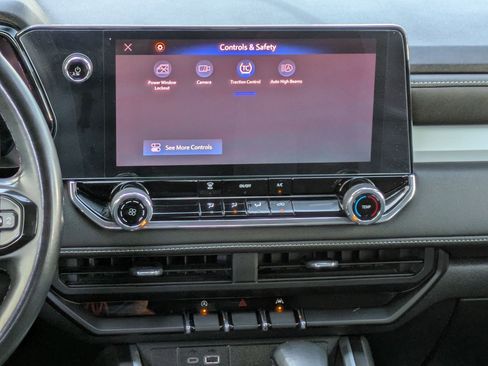 Used 2024 Chevrolet Colorado LT image 18