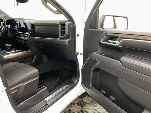 Certified 2025 Chevrolet Silverado 1500 RST AWD/4WD image 33
