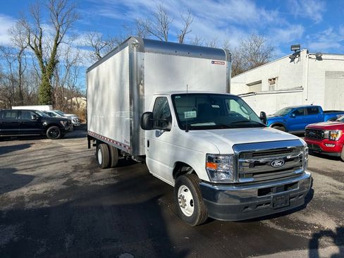 New 2026 Ford E-450 and Econoline 450 Super Duty w/ Driver's Safety Package image 3
