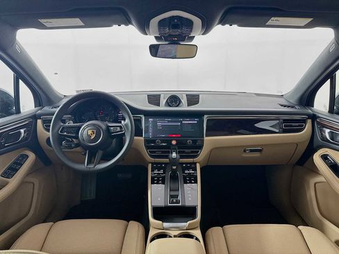 New 2026 Porsche Macan image 40