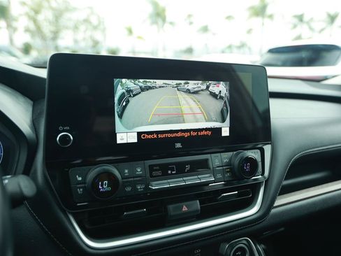 Used 2024 Toyota Grand Highlander FWD image 23